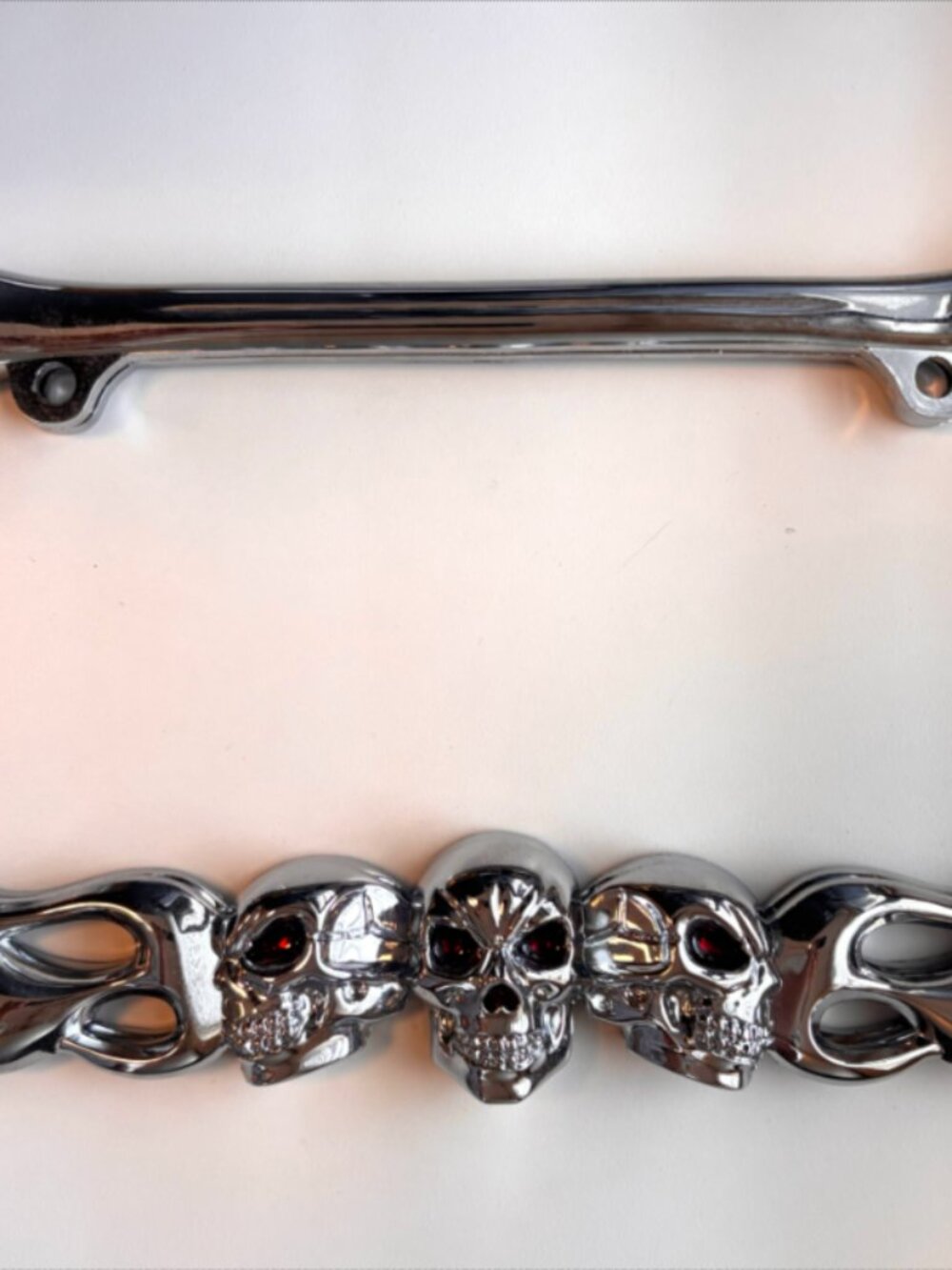 Pilot Automotive WL263-C Chrome 'Skull and Flame' License Plate Frame